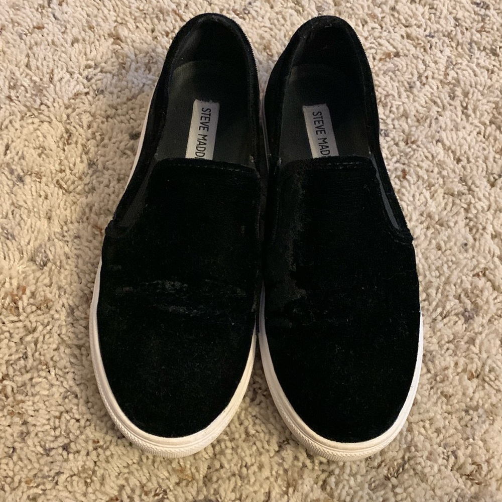 Steve Madden Velvet Slip Ons